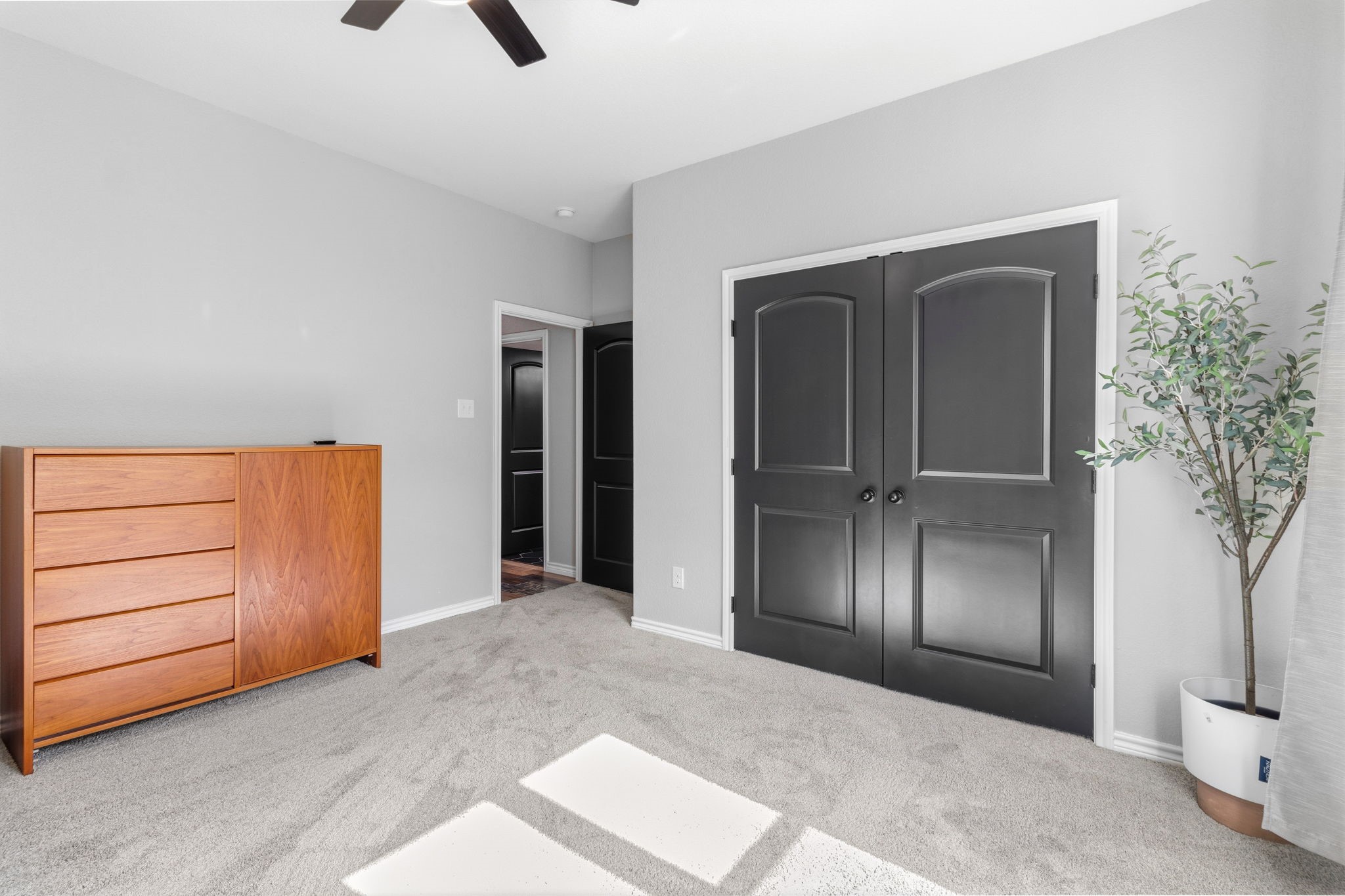 688 Sandstone Court Sunset TX 76270