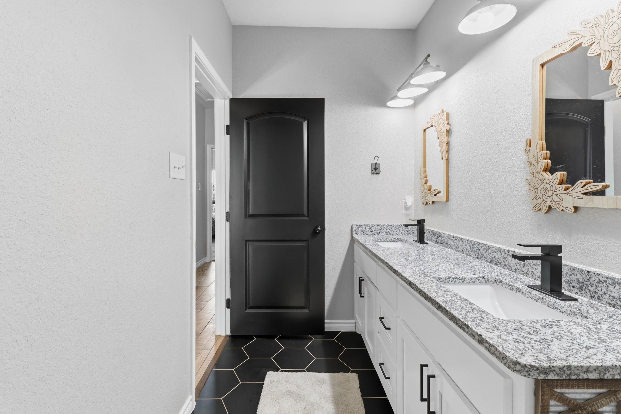 688 Sandstone Court Sunset TX 76270