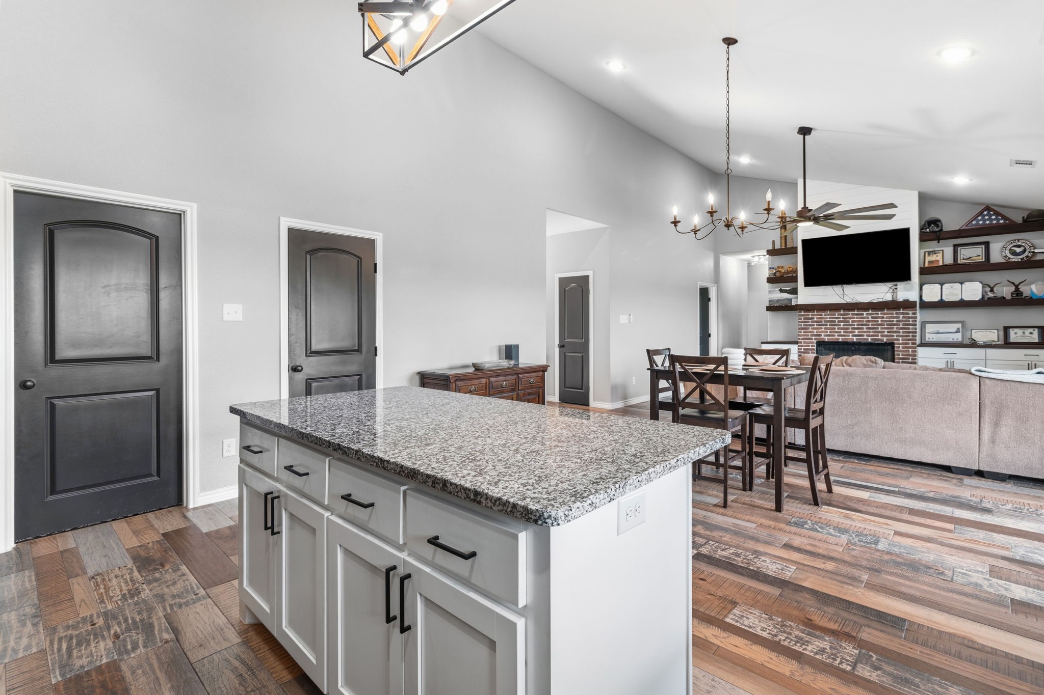 688 Sandstone Court Sunset TX 76270