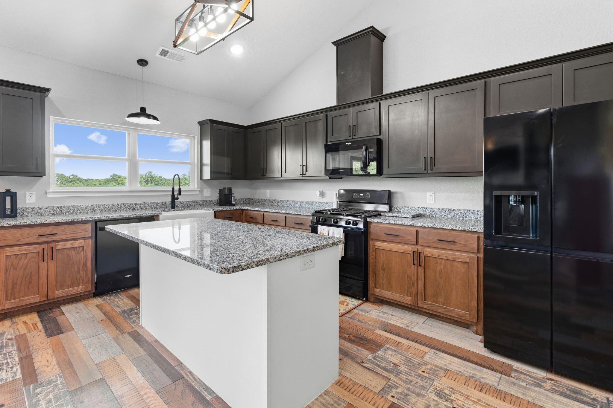 688 Sandstone Court Sunset TX 76270