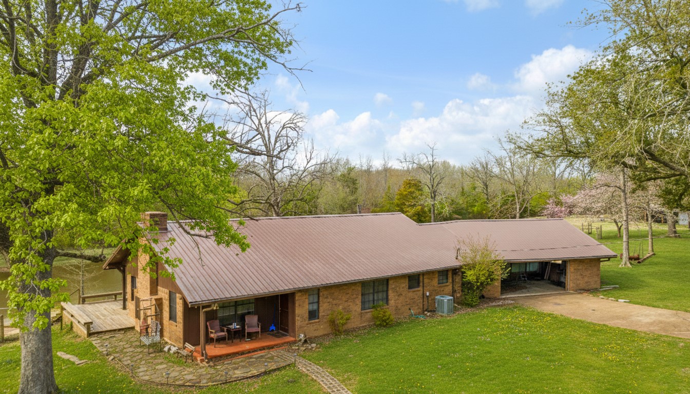 595 County Road 45300 Powderly TX 75473