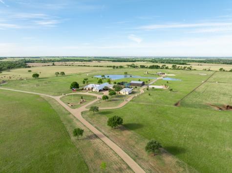 887 Hcr 3110 N Abbott TX 76621