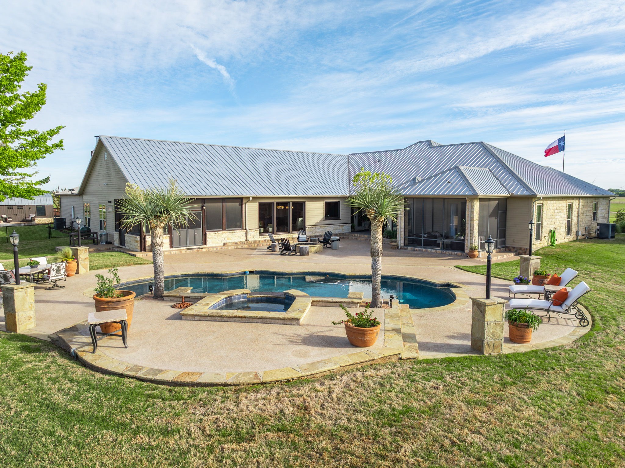 887 Hcr 3110 N Abbott TX 76621