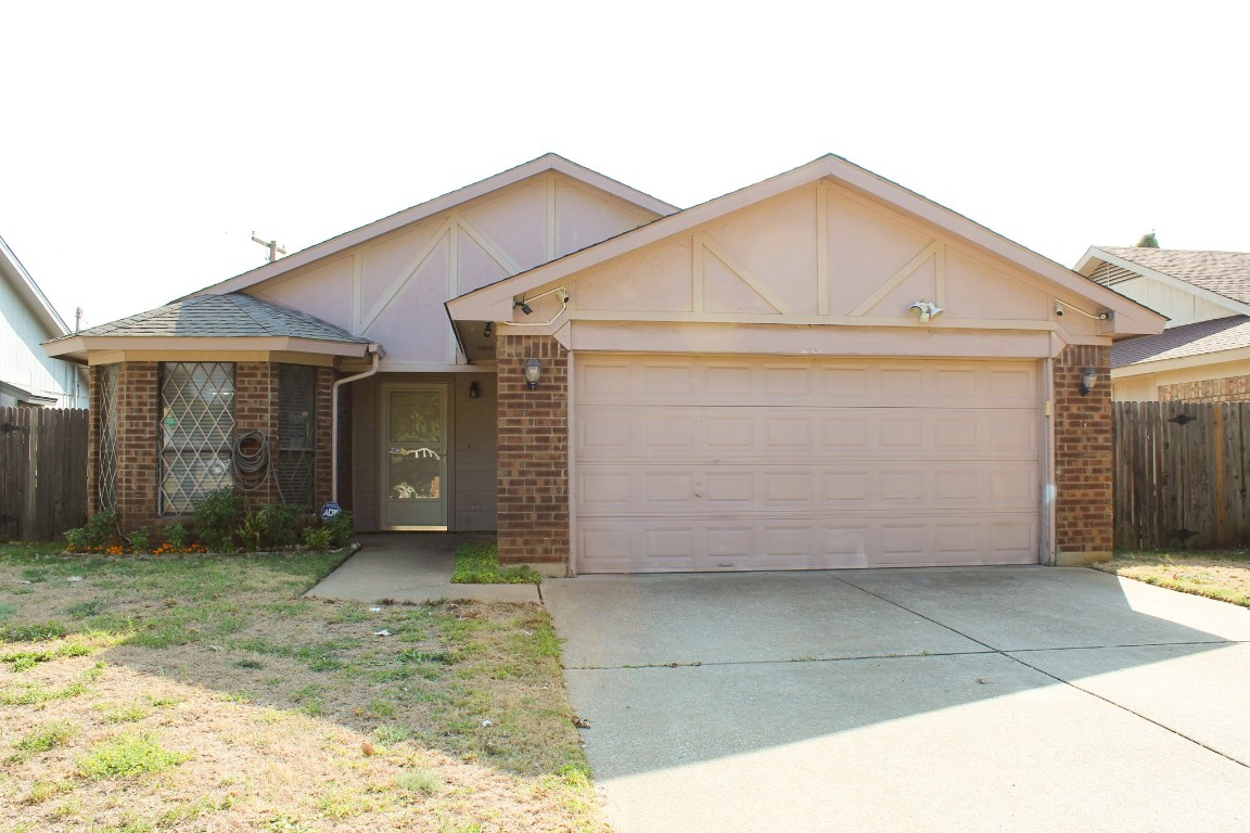 613 Cross Ridge Circle N Fort Worth TX 76120
