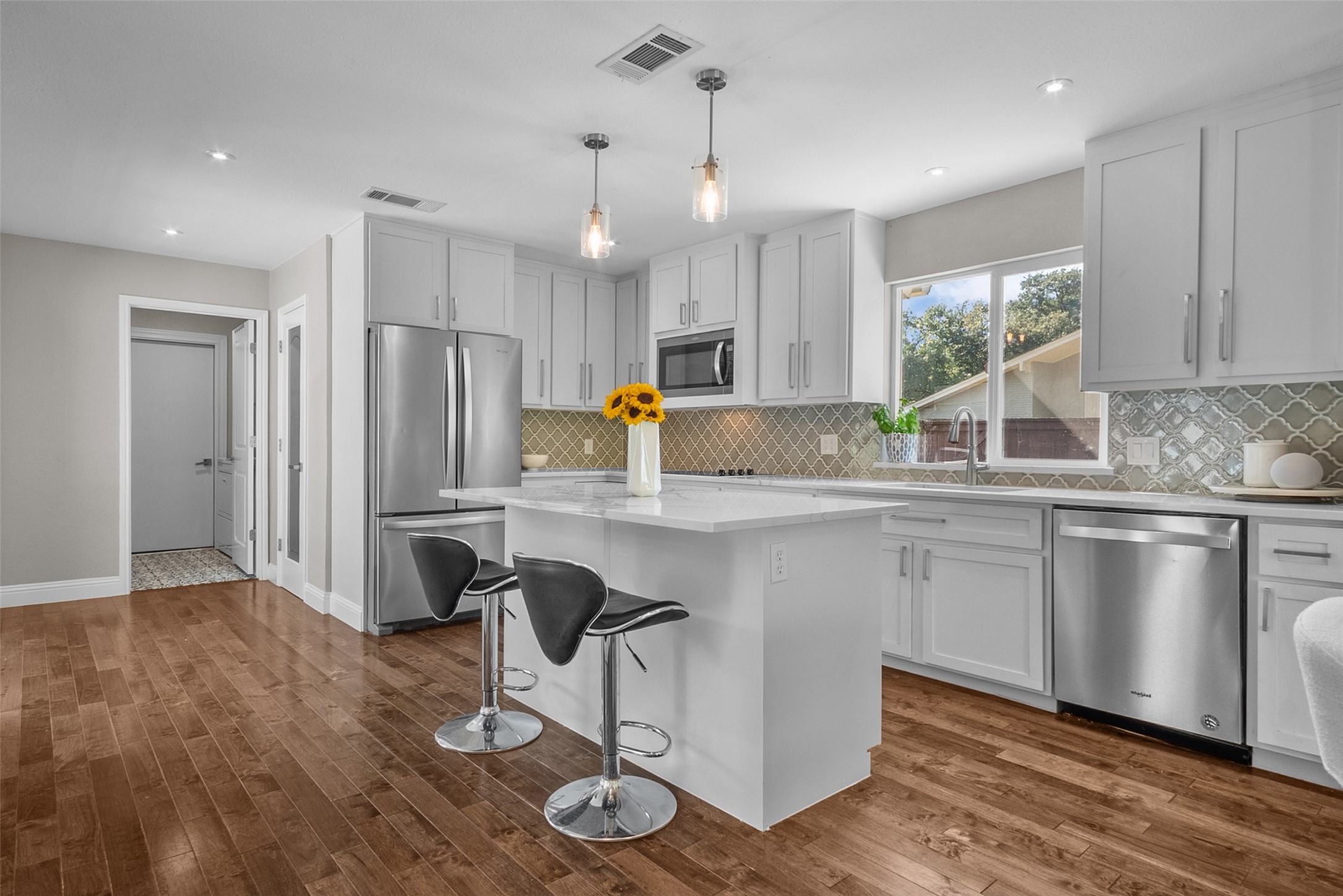 16 Bounty Road W Benbrook TX 76132