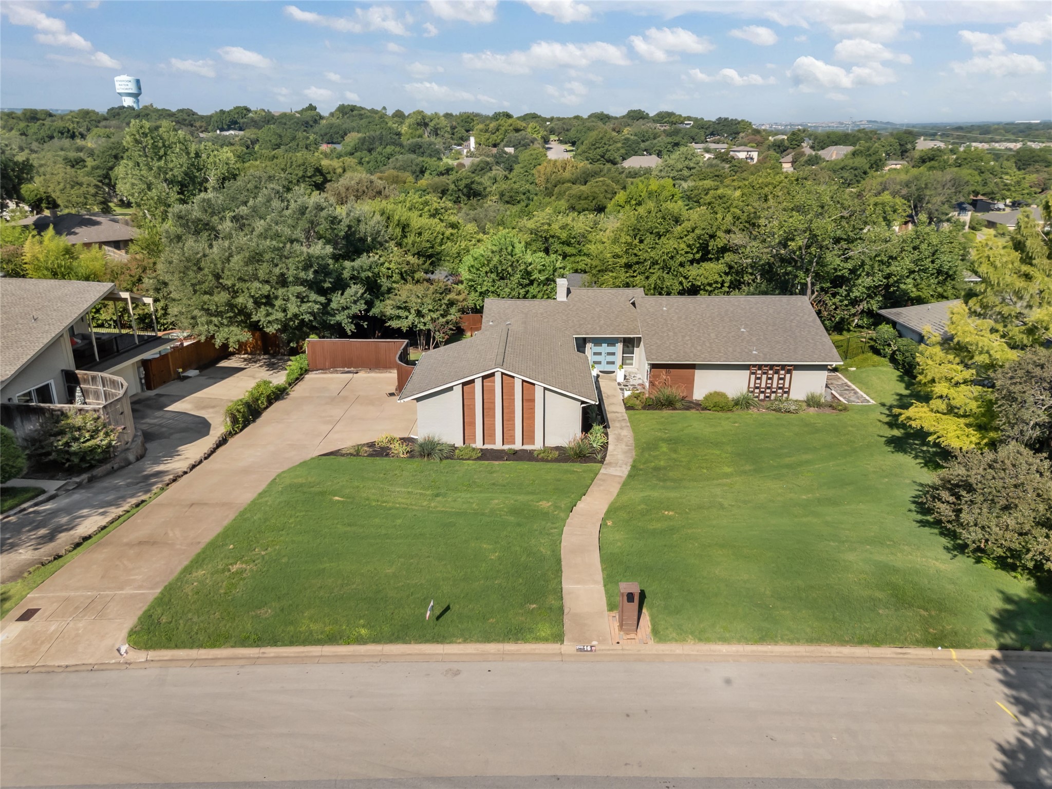 16 Bounty Road W Benbrook TX 76132