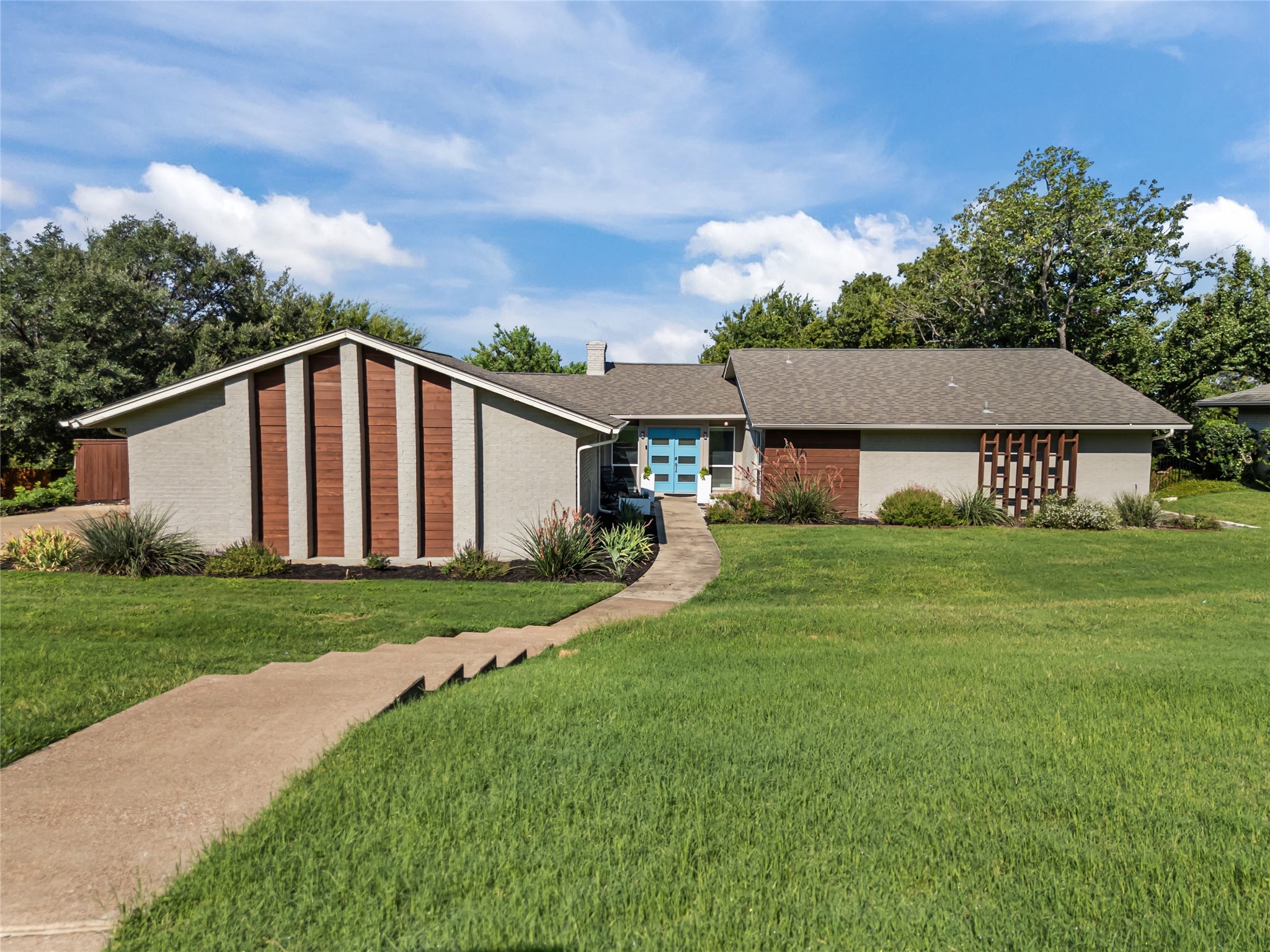 16 Bounty Road W Benbrook TX 76132