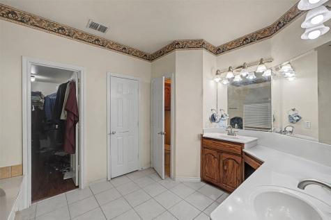 4525 Warbler Lane Garland TX 75043