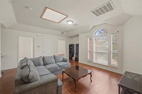 4525 Warbler Lane Garland TX 75043