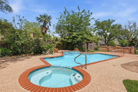1226 Crestwood Drive Cleburne TX 76033