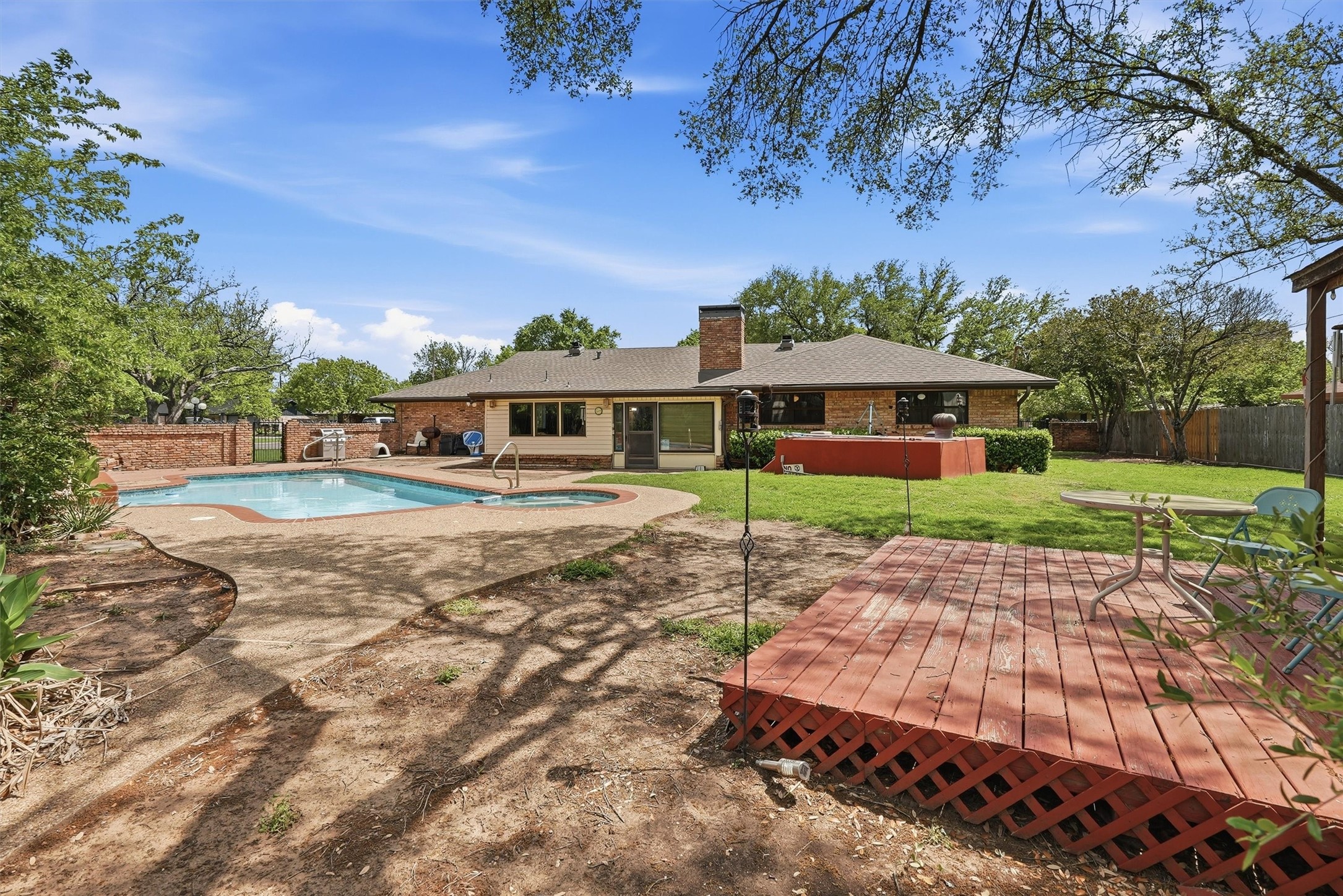 1226 Crestwood Drive Cleburne TX 76033