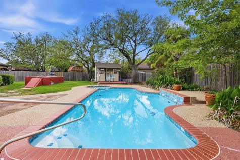 1226 Crestwood Drive Cleburne TX 76033