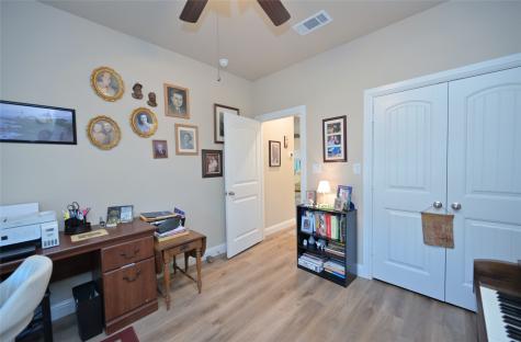 540 Islet Drive Runaway Bay TX 76426