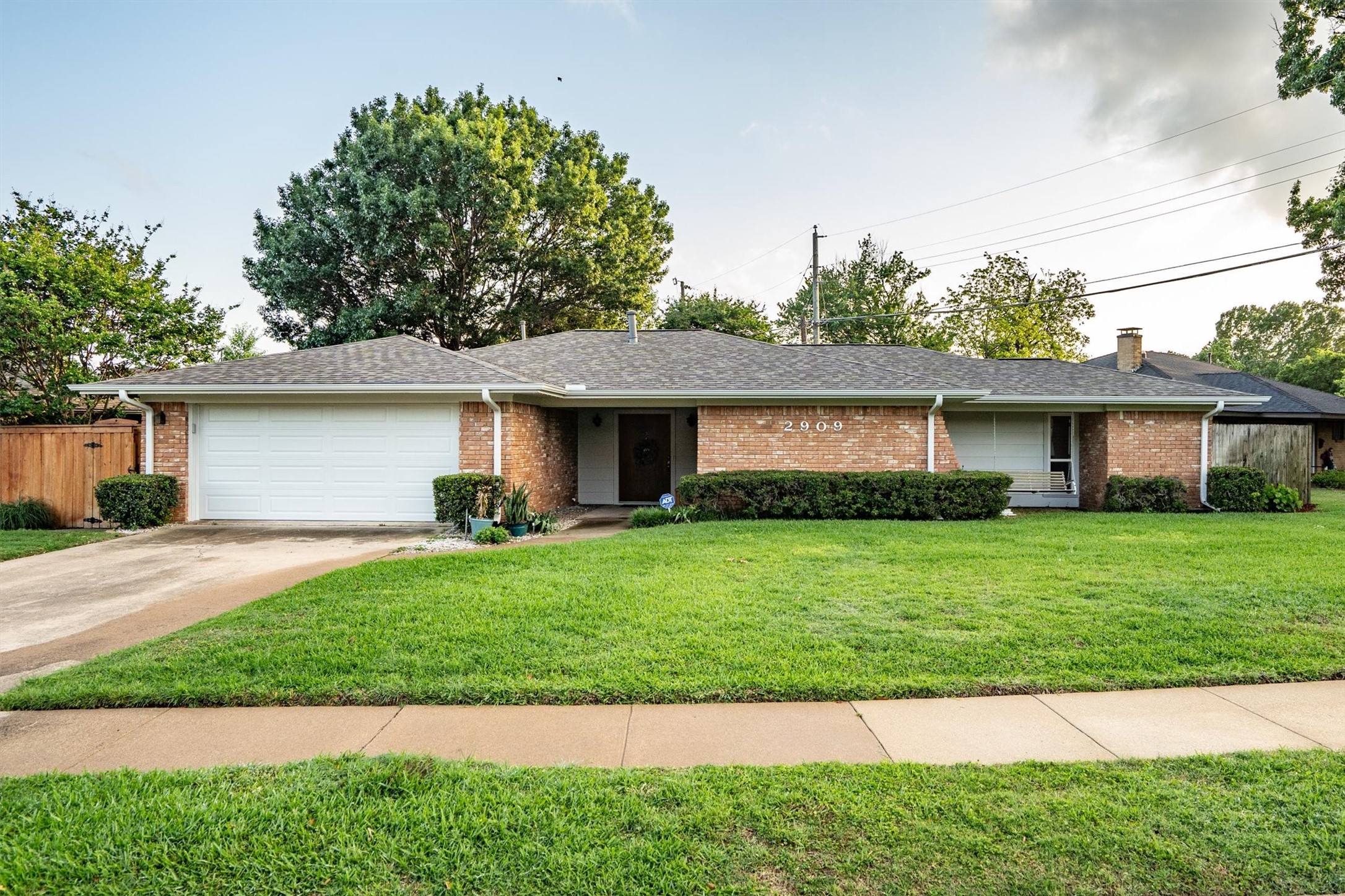 2909 Hillcrest Drive Irving TX 75062