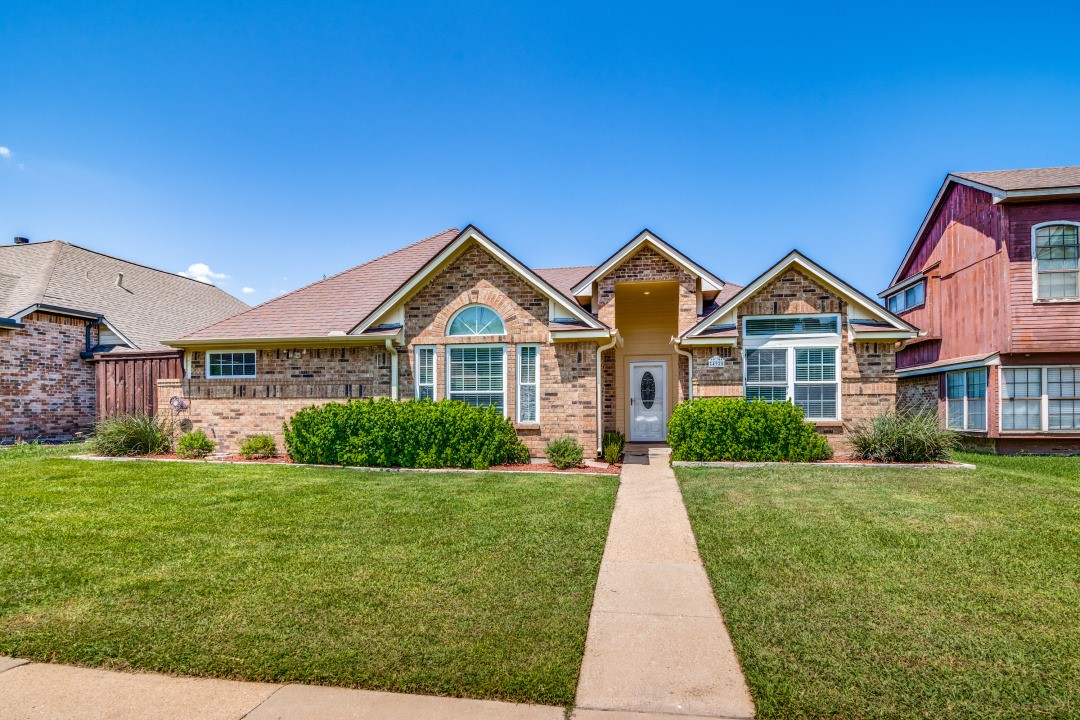 4925 Meadow Vista Place Garland TX 75043