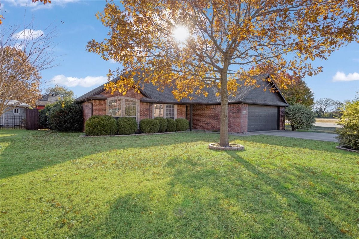 2239 N Village Drive Bonham TX 75418