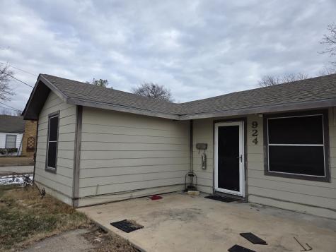 924 N Clements Street Gainesville TX 76240