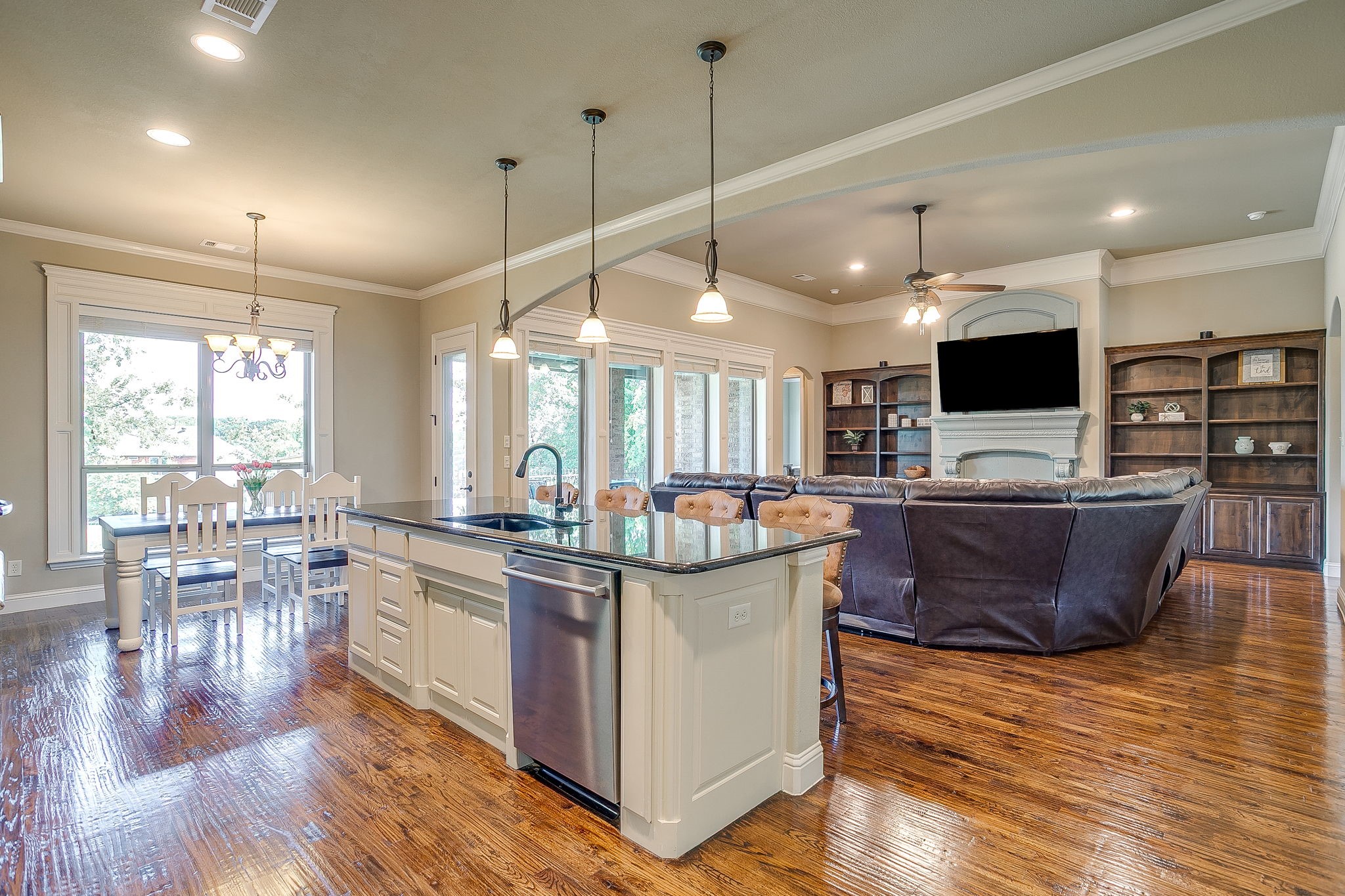 190 Ethan Drive Hudson Oaks TX 76087