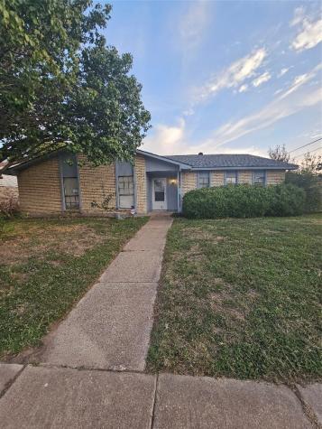 2129 Lewis Trail Grand Prairie TX 75052