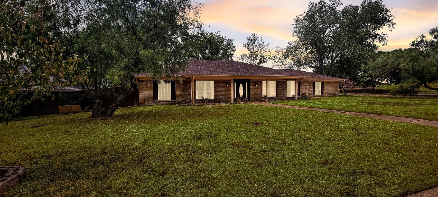 5621 Oakmont Lane Fort Worth TX 76112