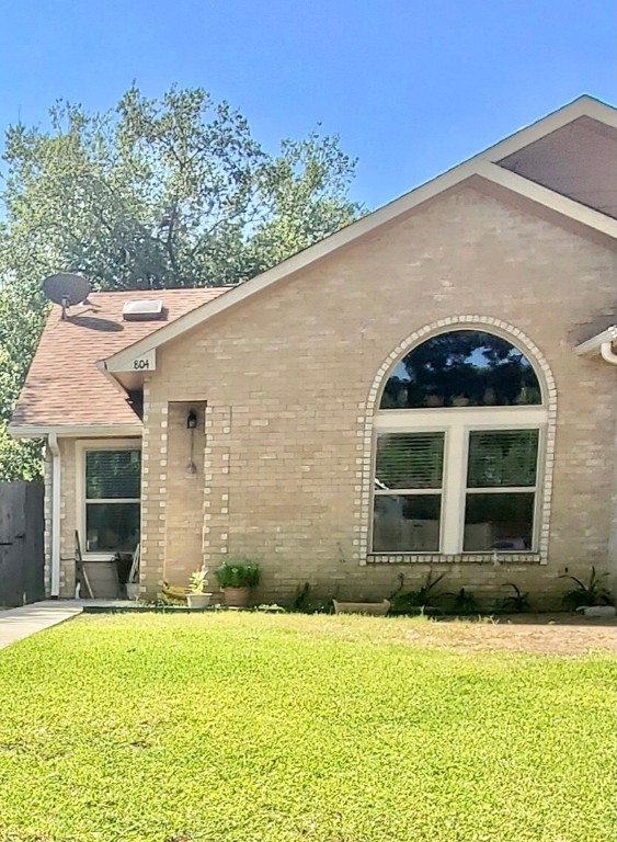 804 Hillbrooke Drive Arlington TX 76001