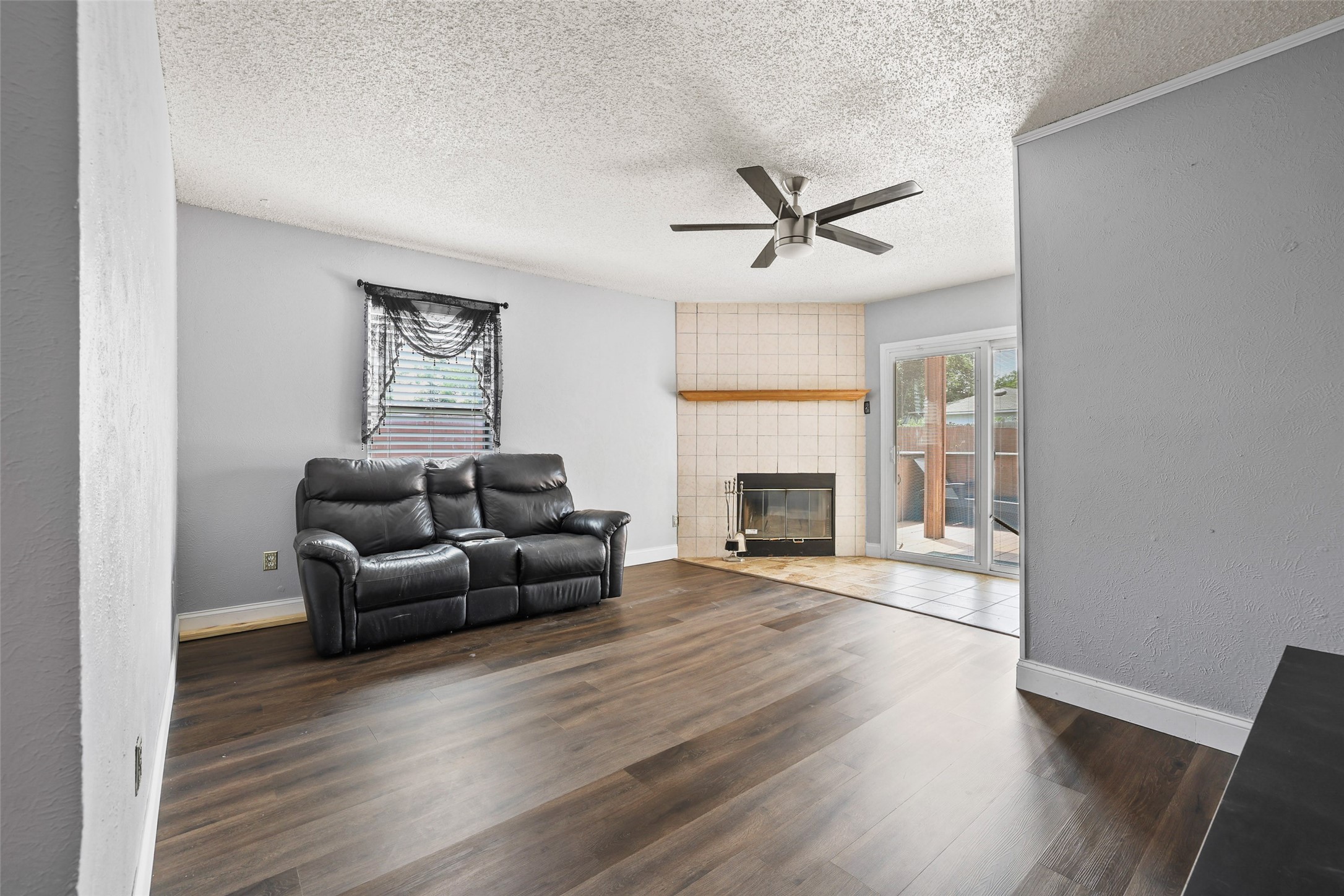 204 E Avenue D Garland TX 75040