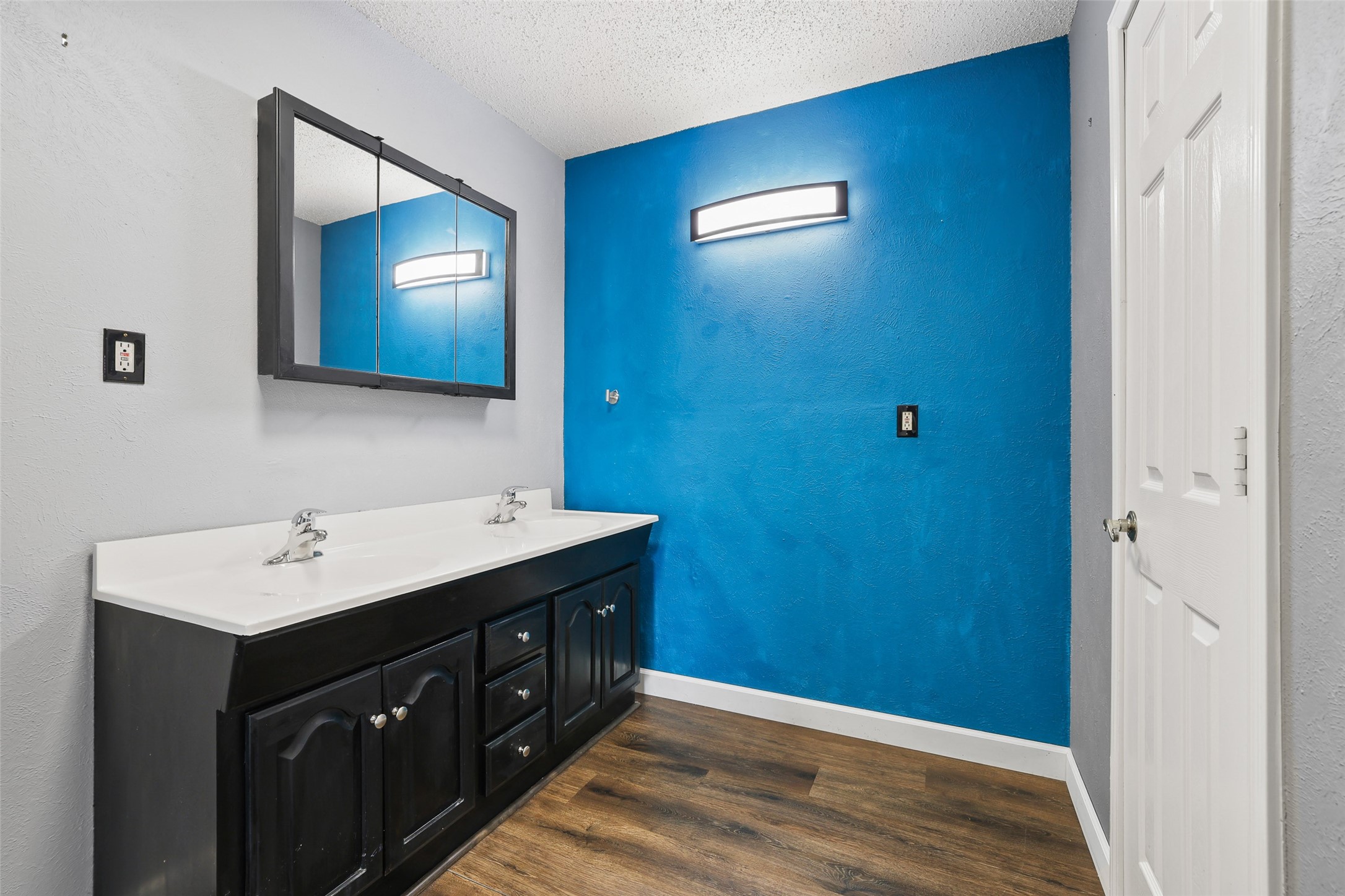 204 E Avenue D Garland TX 75040