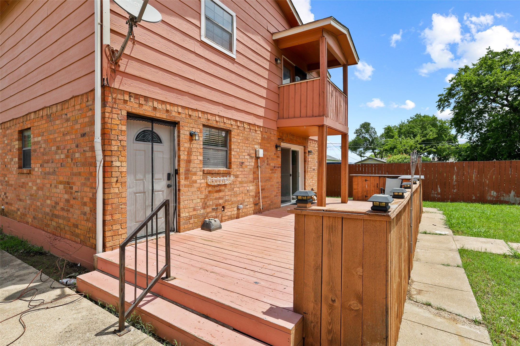 204 E Avenue D Garland TX 75040