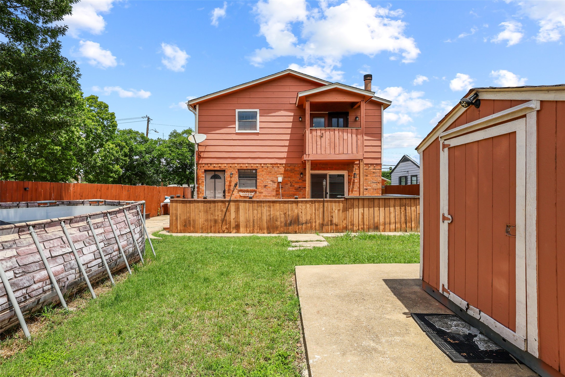 204 E Avenue D Garland TX 75040