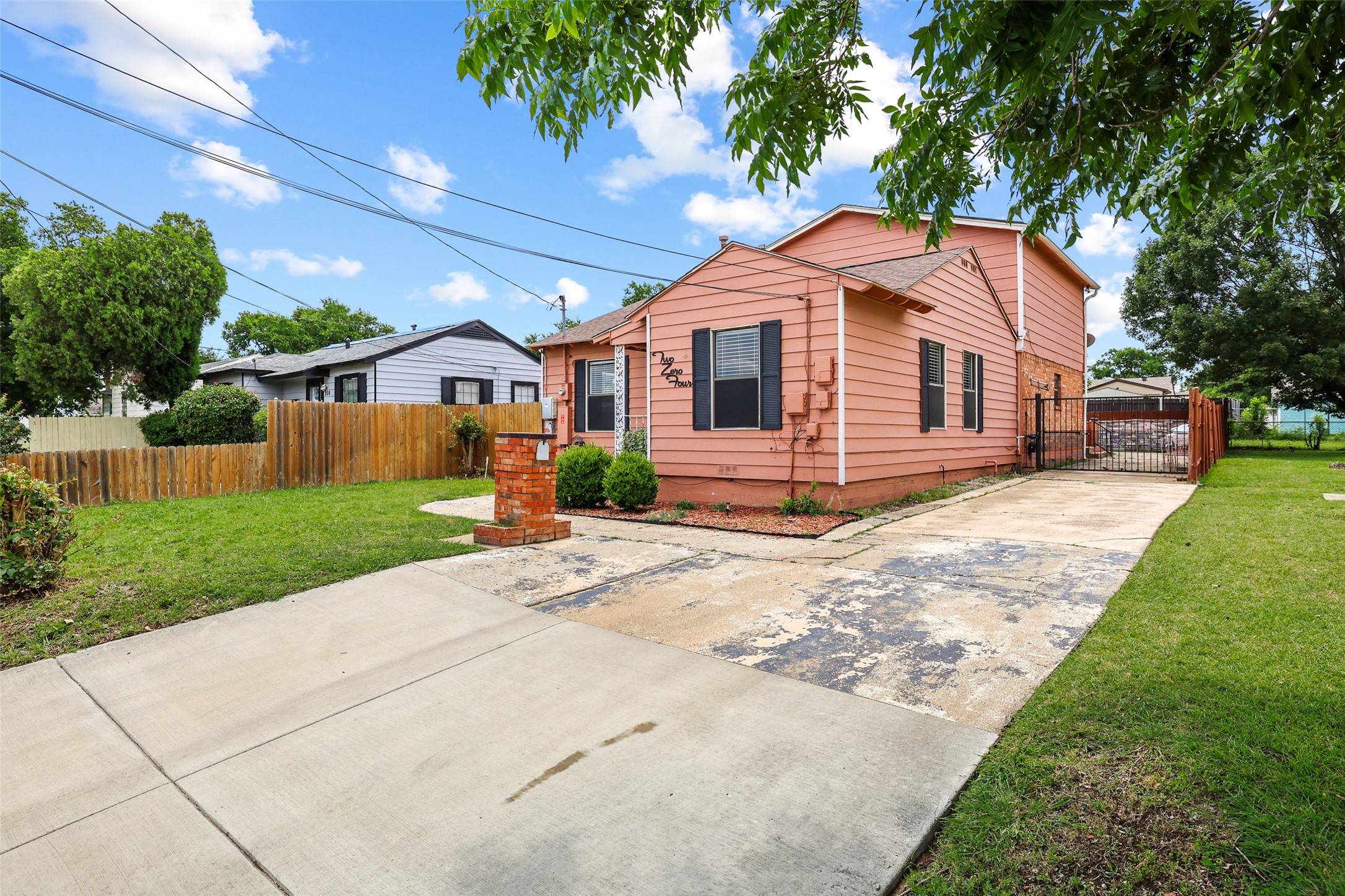 204 E Avenue D Garland TX 75040