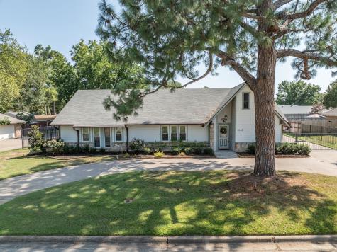 2125 Westwood Terrace Grapevine TX 76051