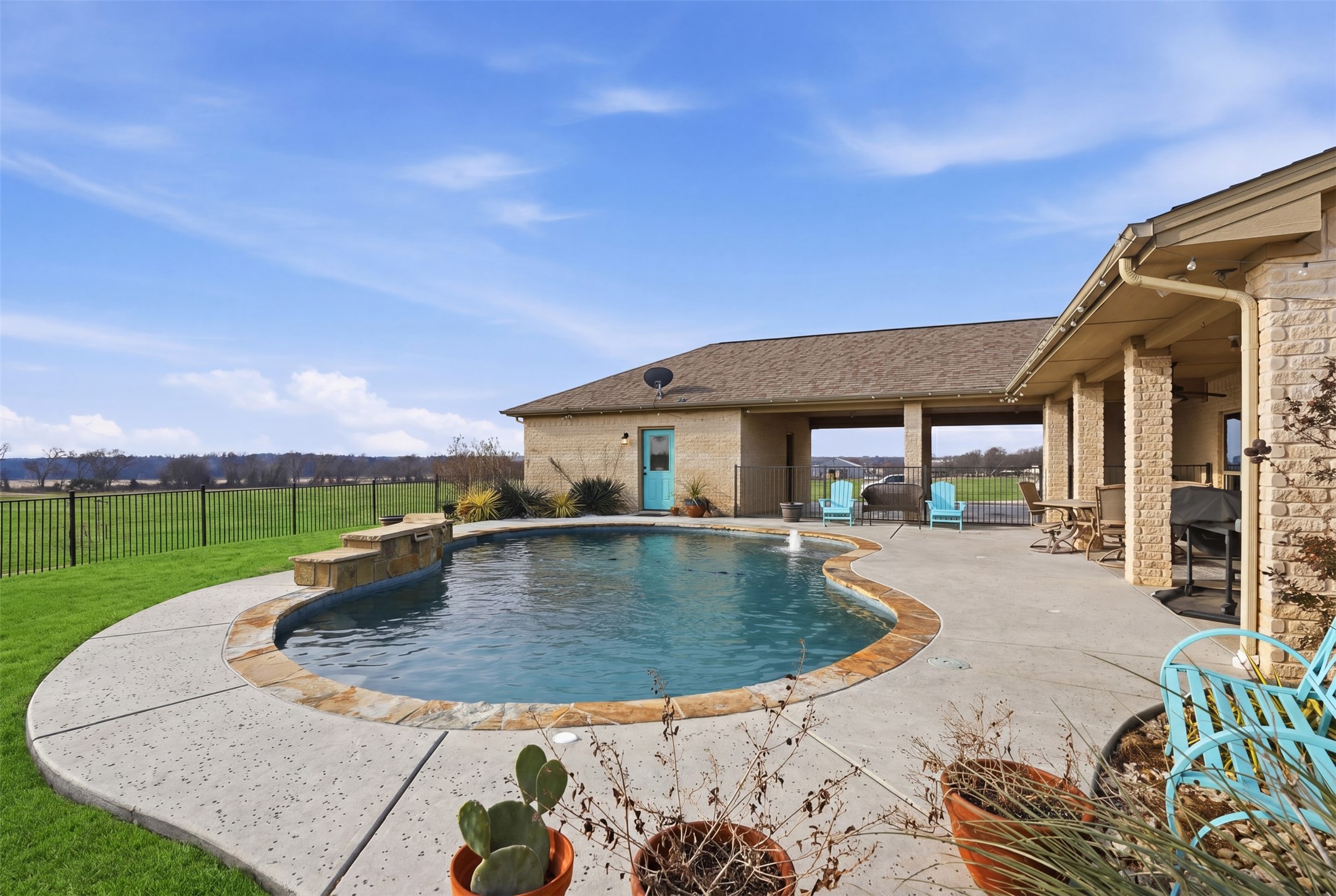 2701 County Road 1110 Rio Vista TX 76093