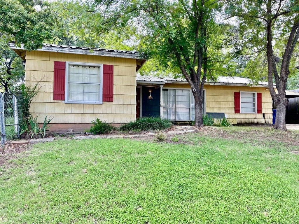 2101 NW 3rd Avenue Mineral Wells TX 76067