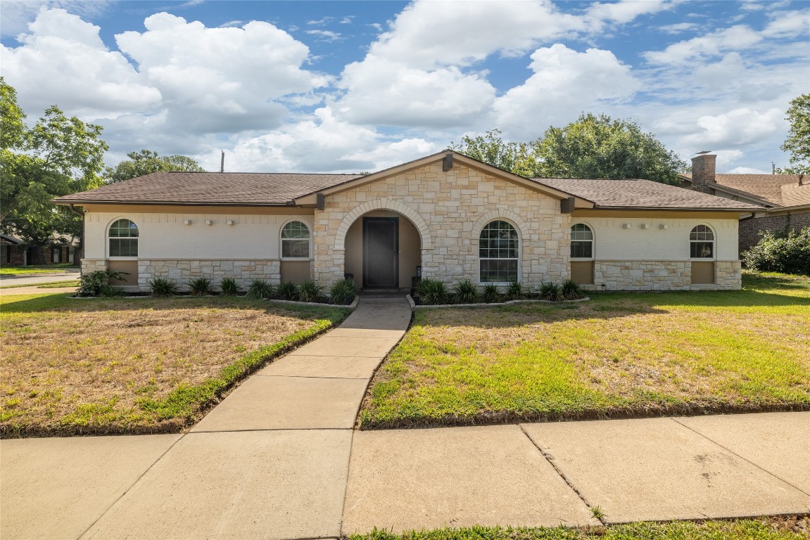2009 Victoria Drive Arlington TX 76012