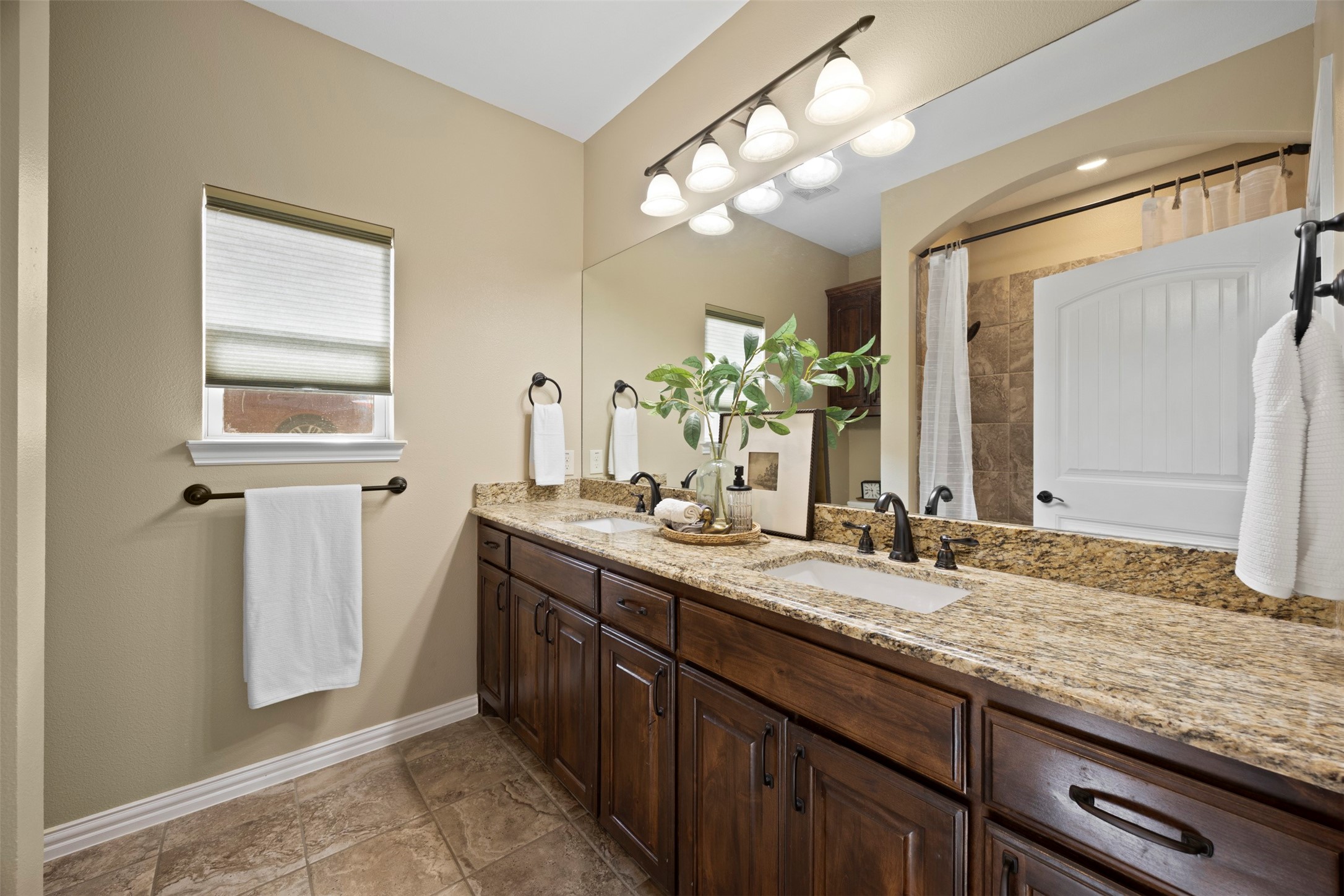 8230 Glenwick Drive Waxahachie TX 75167