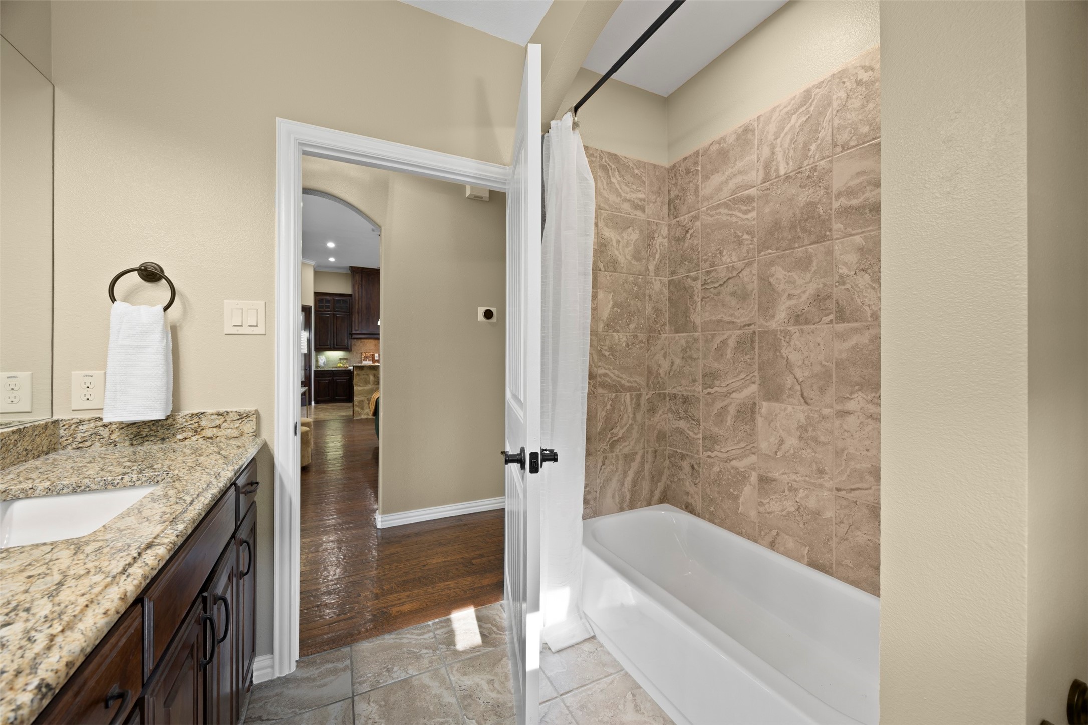 8230 Glenwick Drive Waxahachie TX 75167