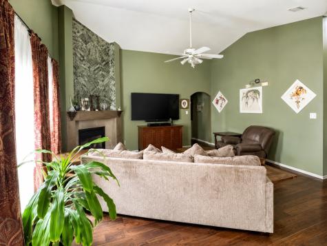 8323 Brigalow Street Arlington TX 76002