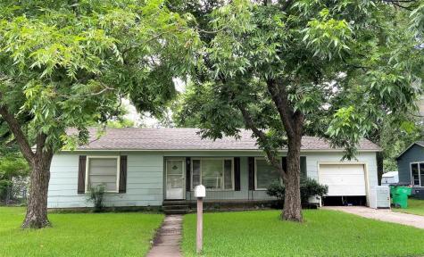 1813 Throckmorton Street Gainesville TX 76240
