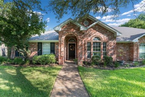 105 Laurel Oaks Lane Crawford TX 76638