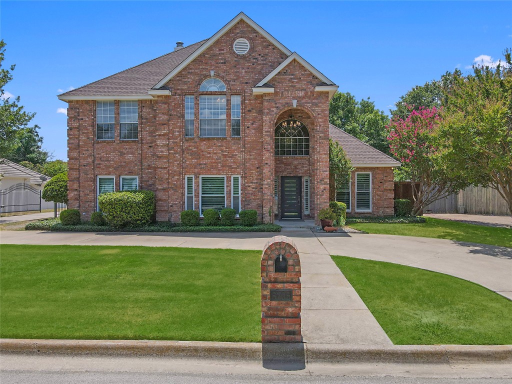 6705 Westbury Court Benbrook TX 76132