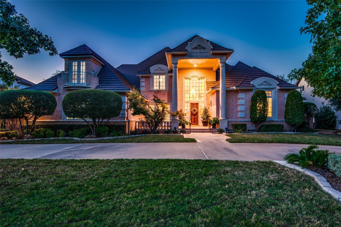 1607 Cottonwood Valley Circle N Irving TX 75038