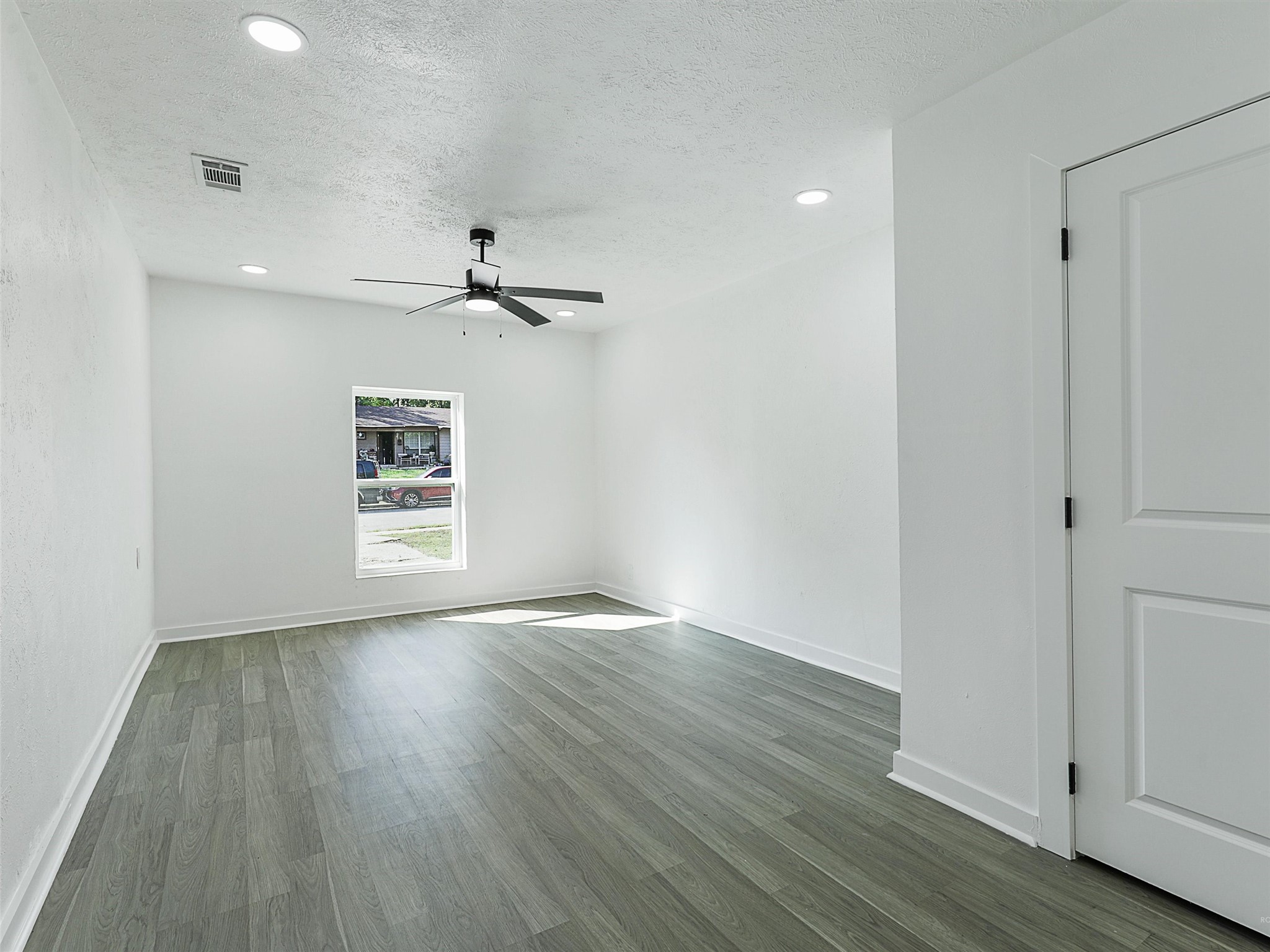 609 E Linda Drive Garland TX 75041