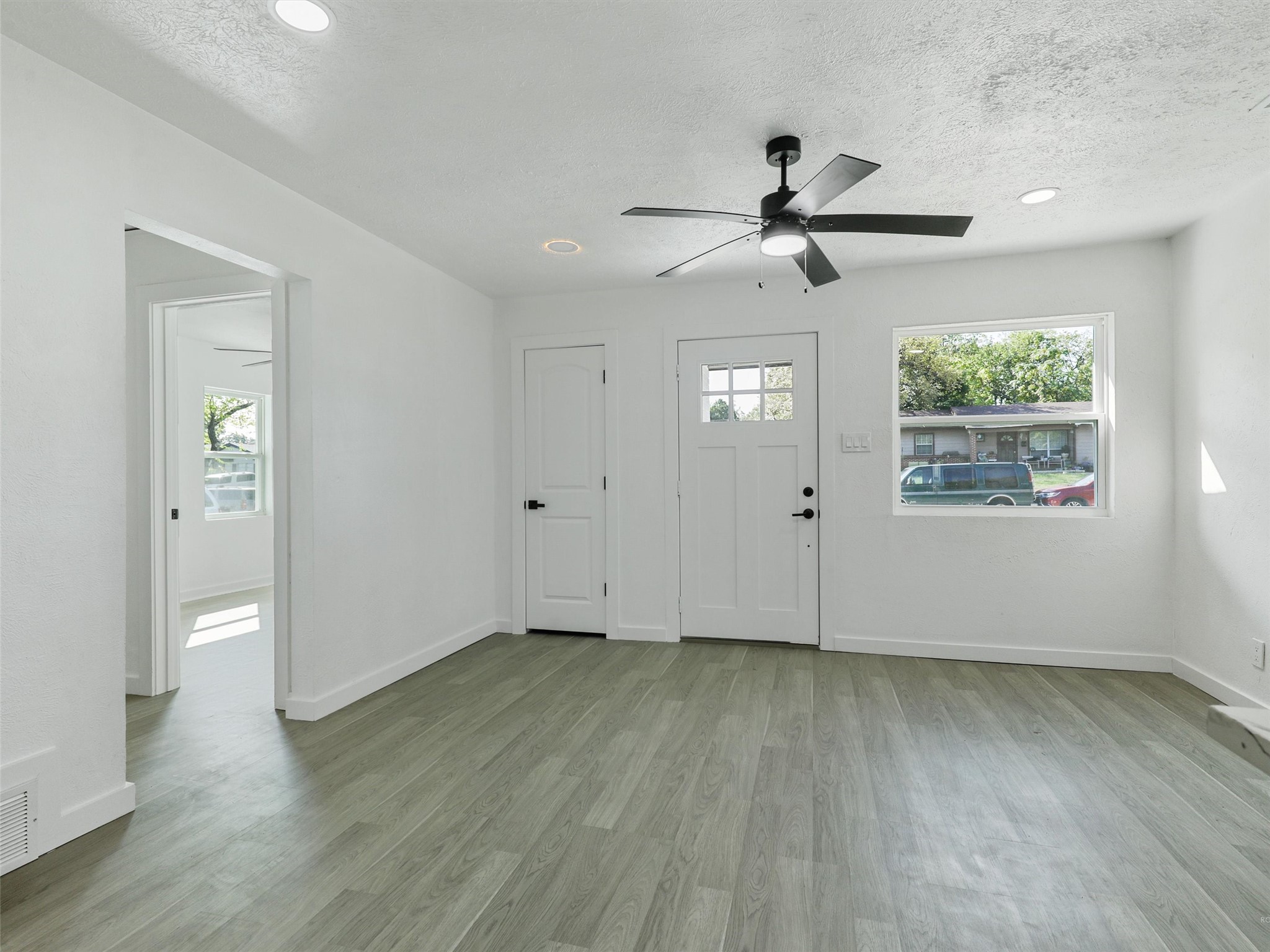 609 E Linda Drive Garland TX 75041