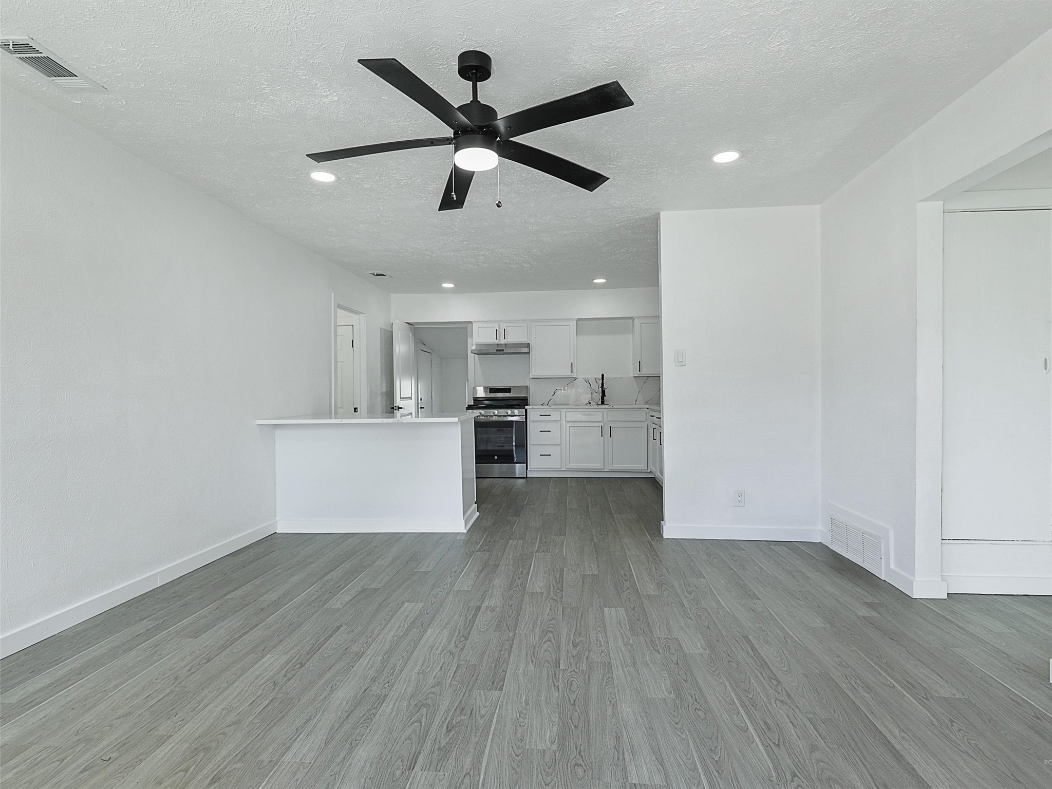 609 E Linda Drive Garland TX 75041