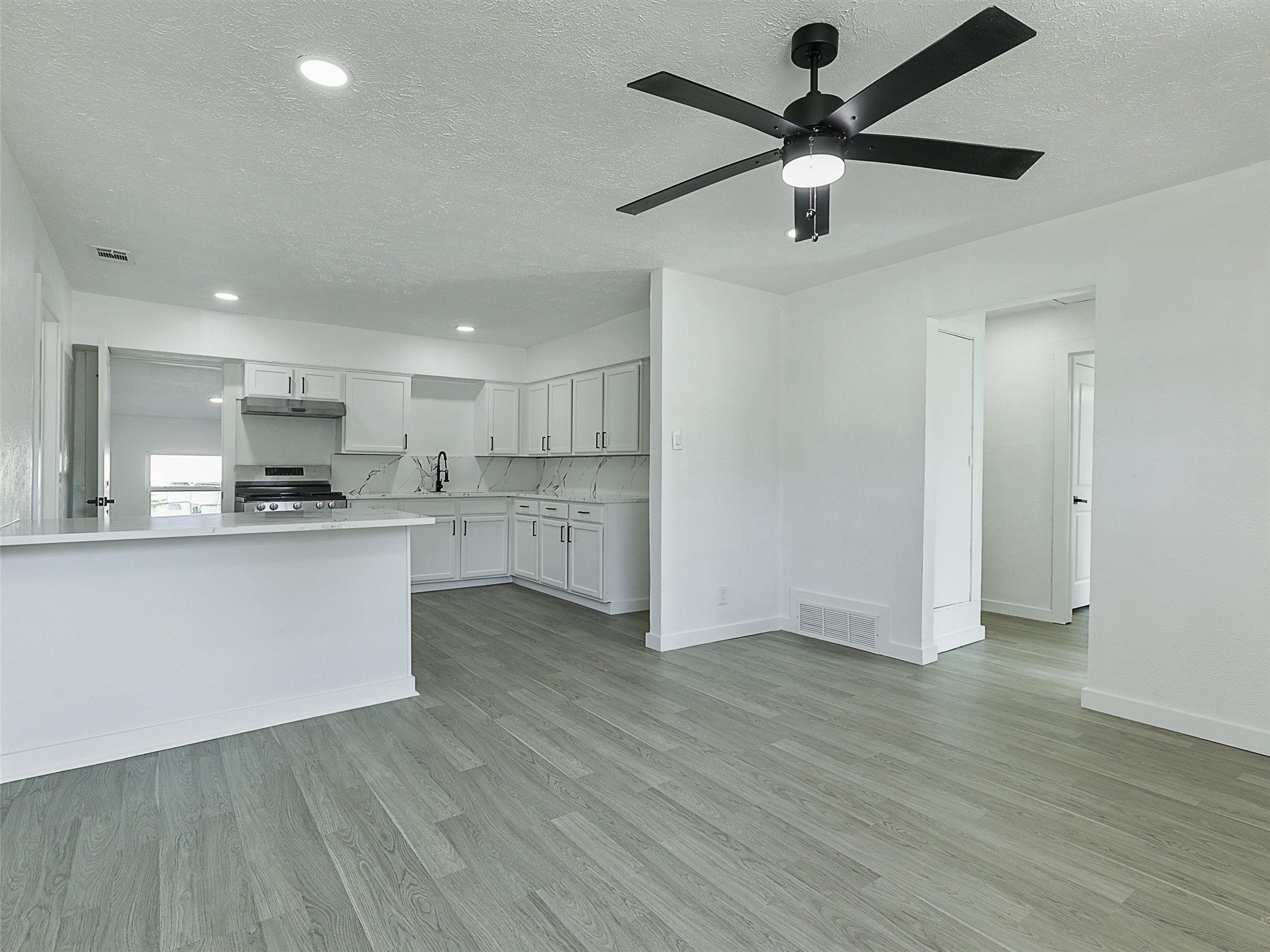 609 E Linda Drive Garland TX 75041