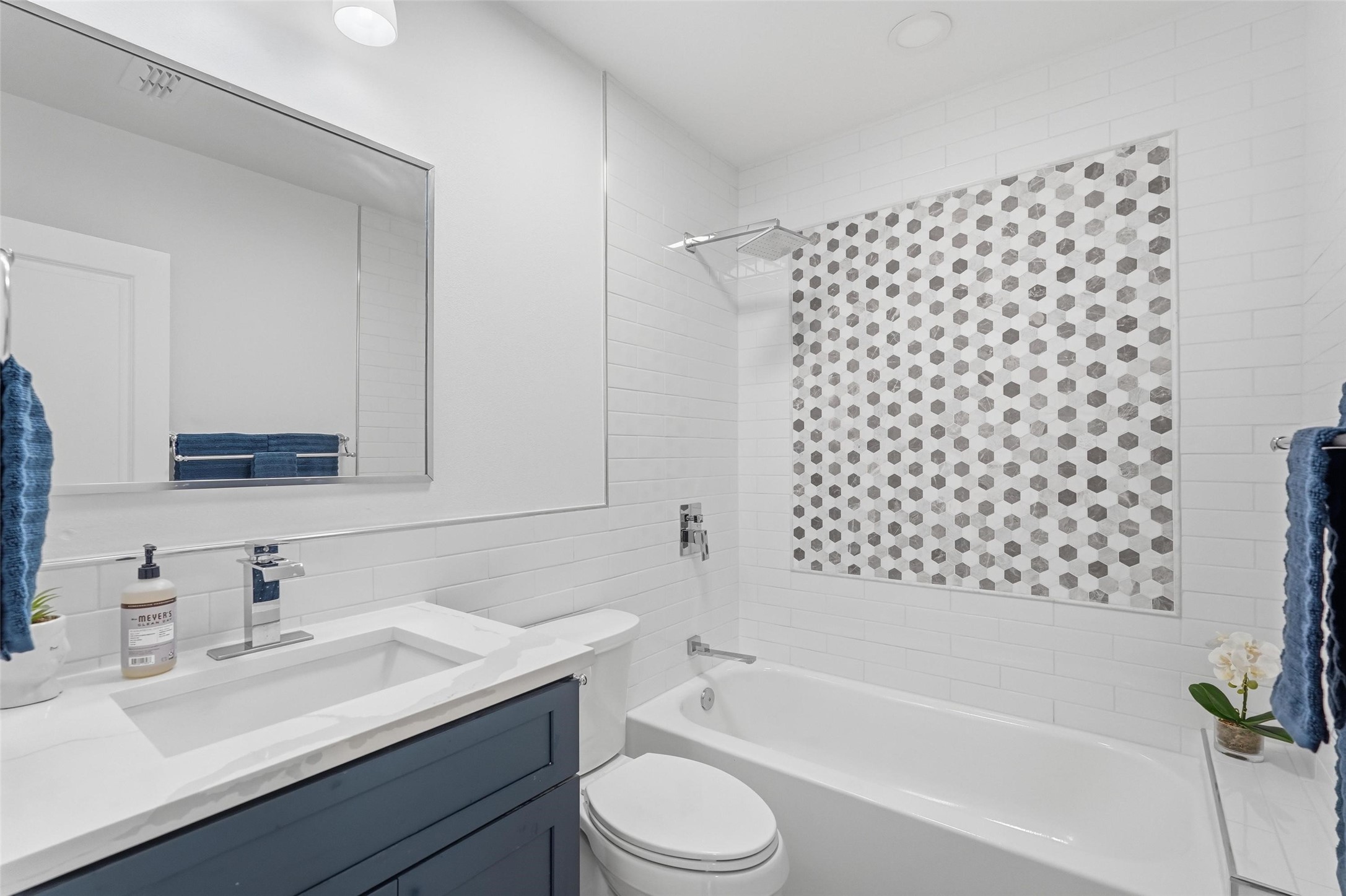 2518 W Amherst Avenue Dallas TX 75235