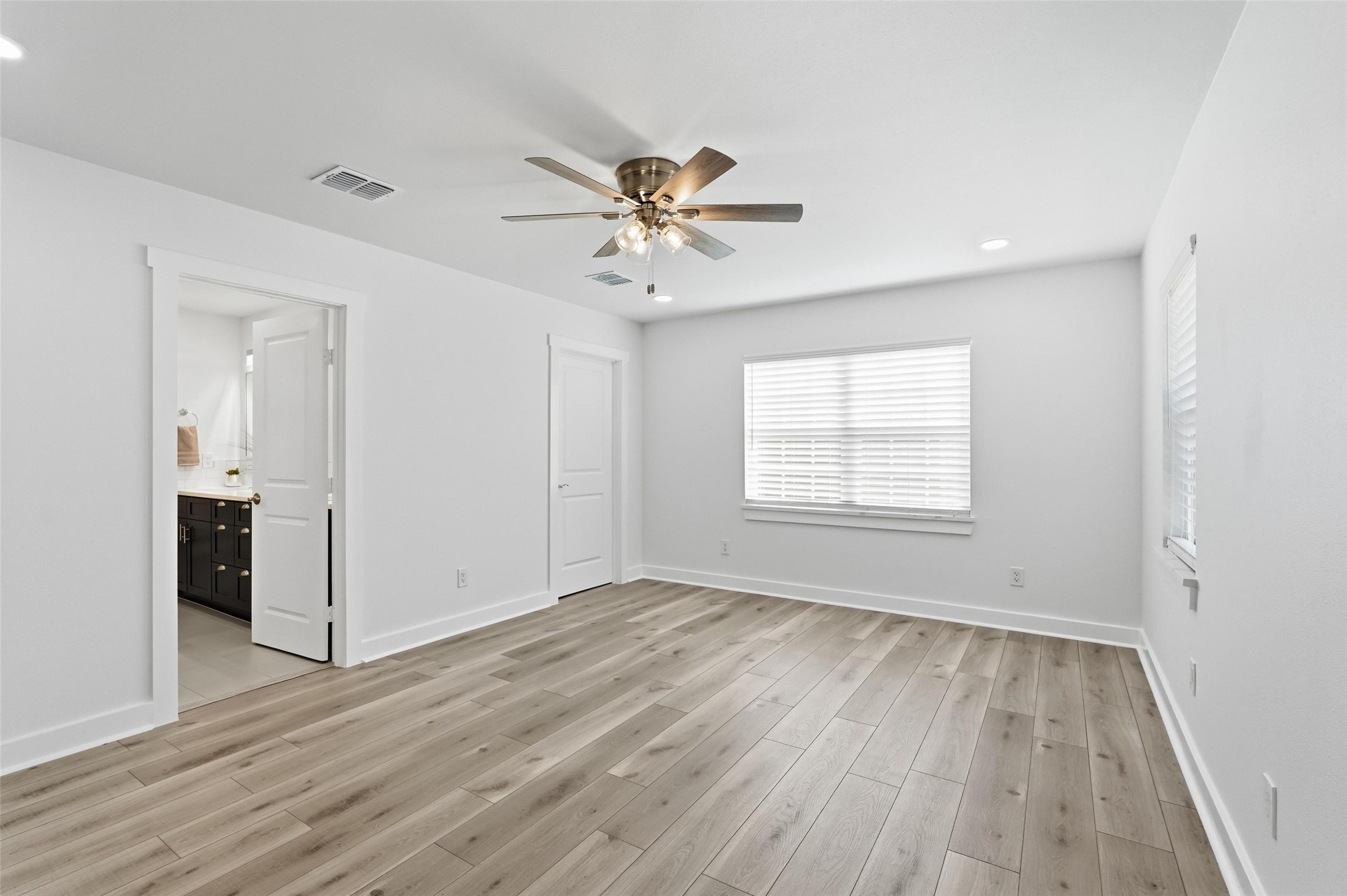2518 W Amherst Avenue Dallas TX 75235