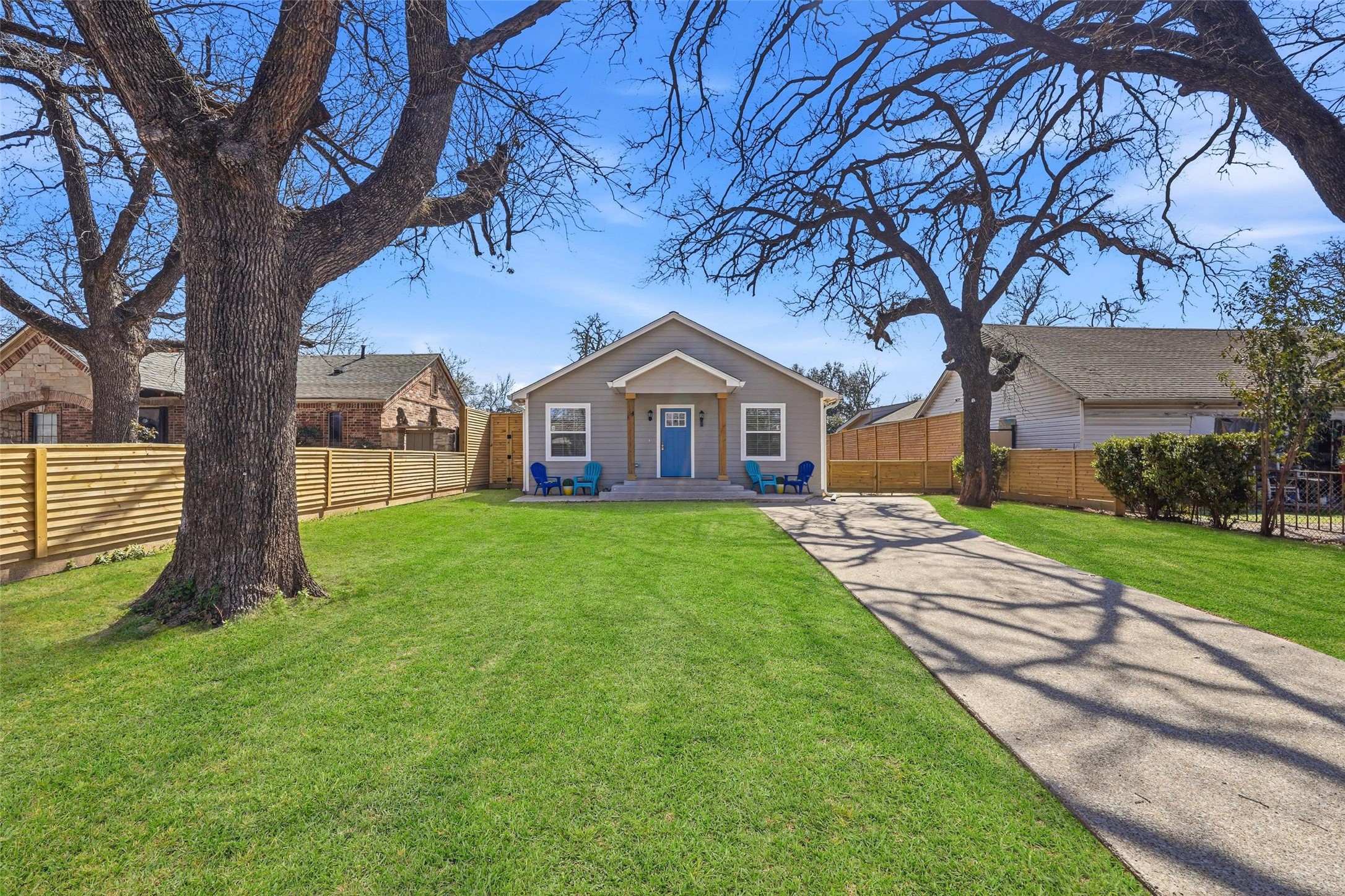 2518 W Amherst Avenue Dallas TX 75235