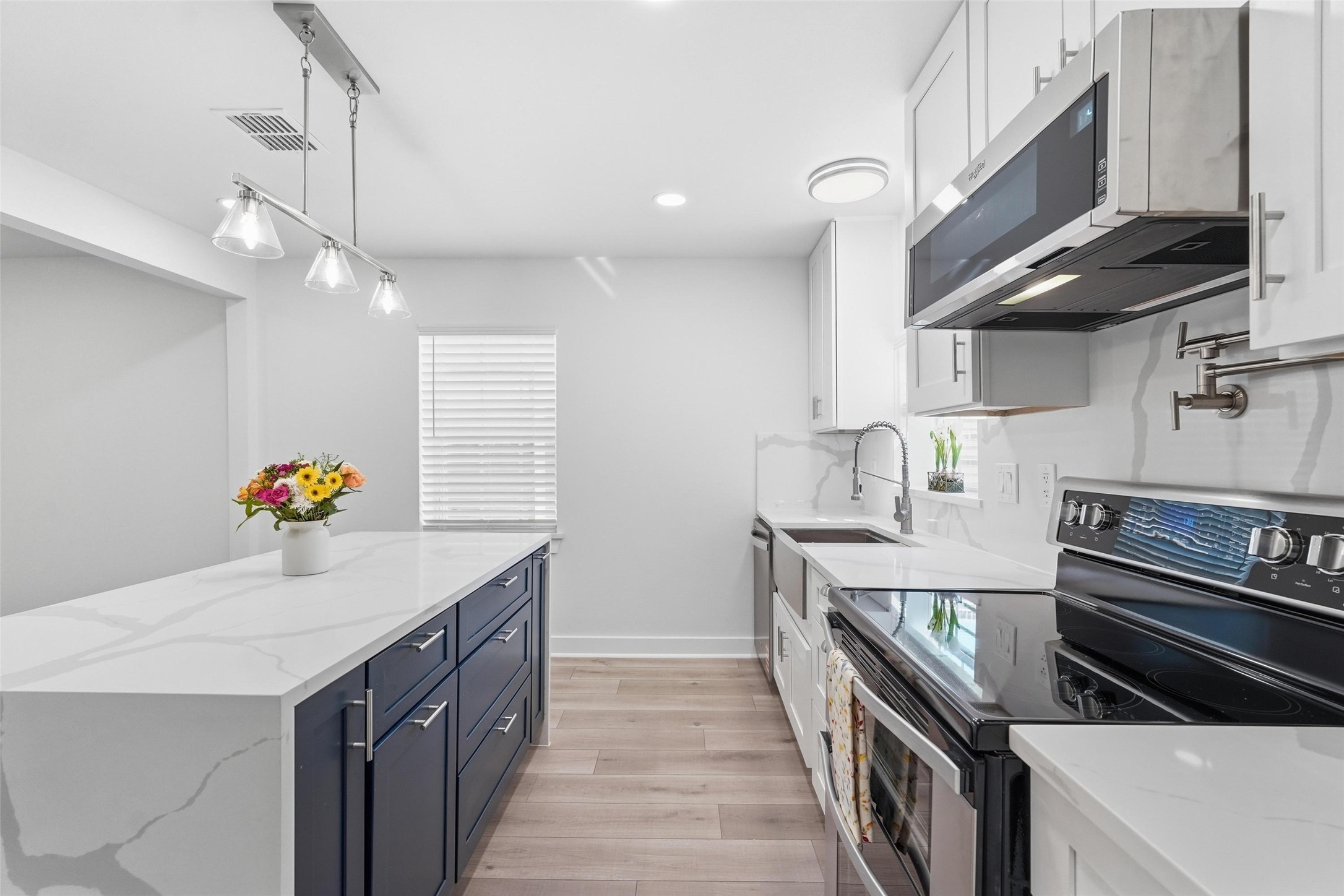 2518 W Amherst Avenue Dallas TX 75235