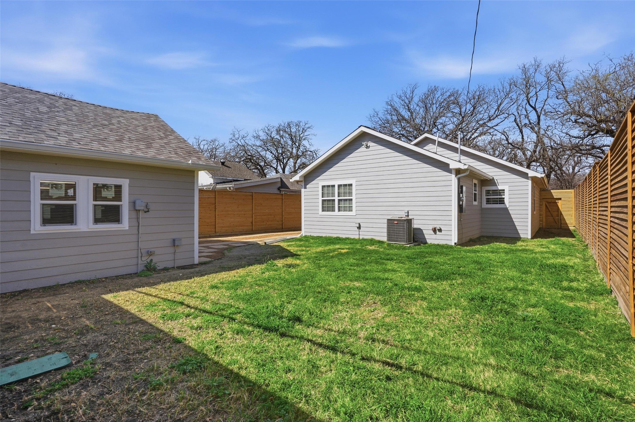 2518 W Amherst Avenue Dallas TX 75235